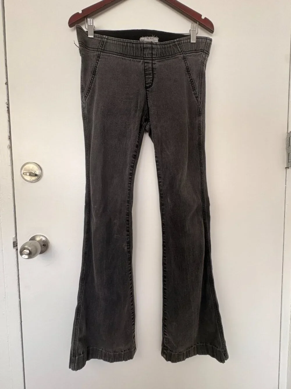 Free People We The Free Penny Pull-On Flare Jeans Washed Black Low Rise Size 31